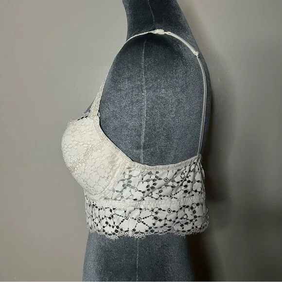 Victoria's Secret Off-White Lace Bralette with Sweetheart Neckline - Picture 2 of 6